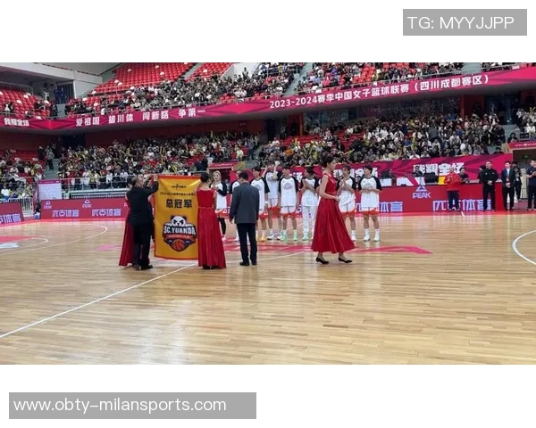 女篮锦标赛第二阶段四川队夺冠江苏武汉分获亚季军荣耀时刻