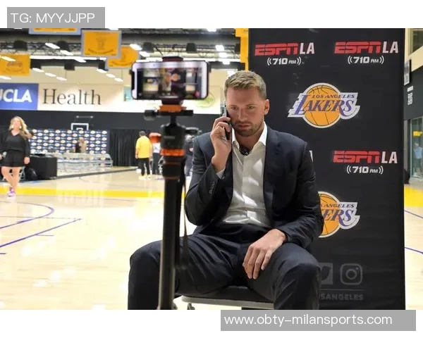 弗莱对艾顿发声:学习莱夫利和东契奇的传球技巧提升自己 弗莱对艾顿发声:学习莱夫利和东契奇的传球技巧提升自己