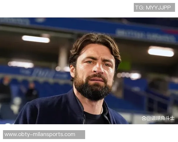 德拉普重返切尔西训练场3000万镑中锋复出备战新赛季 德拉普重返切尔西训练场3000万镑中锋复出备战新赛季