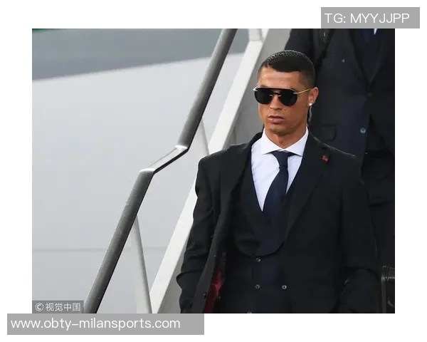 C罗分享回归葡萄牙国家队的帅气照片墨镜加持魅力十足 C罗分享回归葡萄牙国家队的帅气照片墨镜加持魅力十足