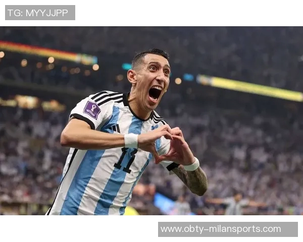 B席庆祝欧冠百场里程碑成为葡萄牙历史第四位达成者 B席庆祝欧冠百场里程碑成为葡萄牙历史第四位达成者